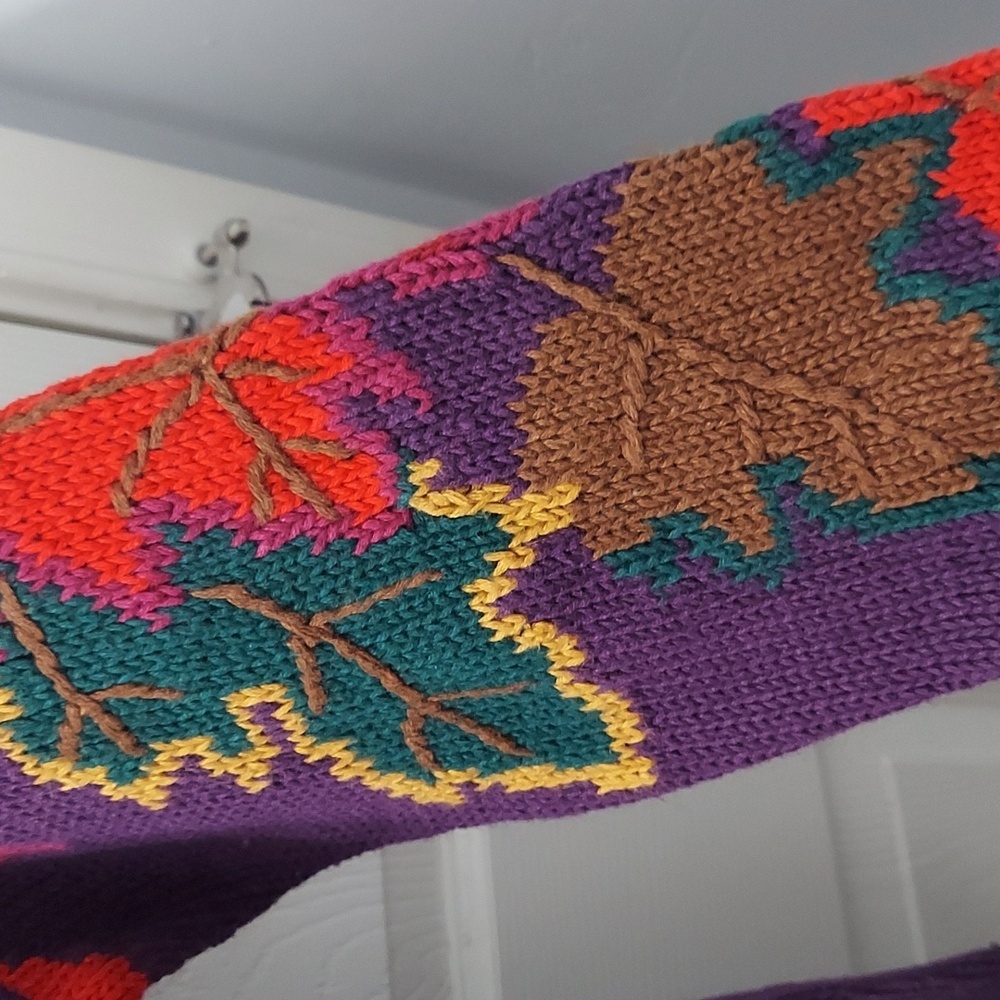 Vintage Women's Chunky Knit Sweater Purple Leaves Fall Sweater Size 8 Me… - Picture 8 of 15